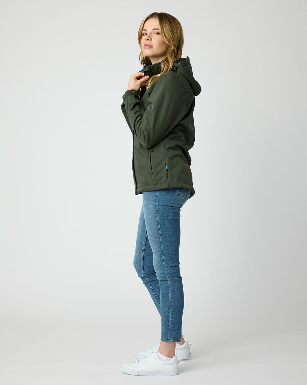 Ellis Softshell Coat in Beetle